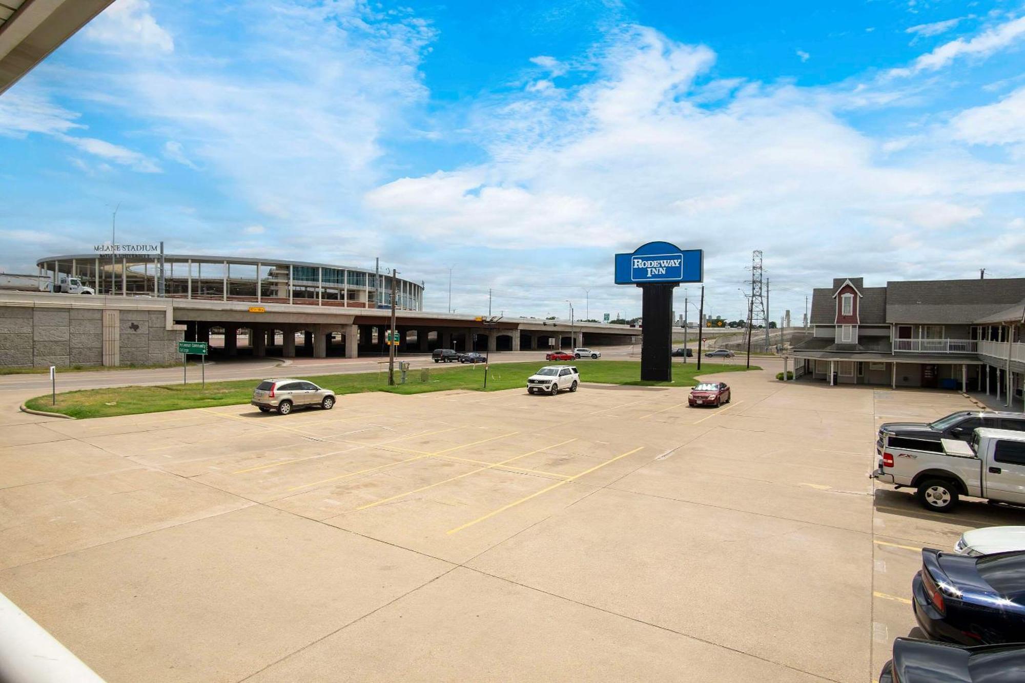 Rodeway Inn Waco Bagian luar foto
